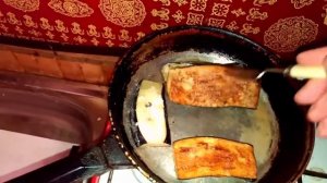 Жаренные баклажаны в муке на Сковороде