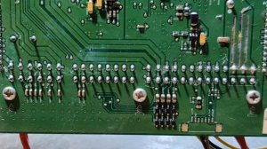 Ремонт штатного автомобильного усилителя Kia Sorento AMP 100XMLE.