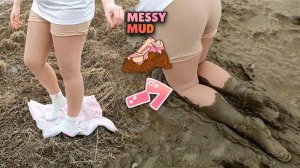 🤎 ДЕВОЧКА В НОСОЧКАХ И КОЛГОТКАХ ХОДИТ ПО ГРЯЗИ Girl White Socks and Beige Pantyhose in MUD