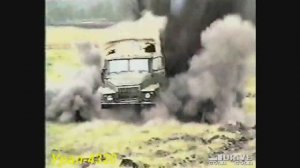 Показательный подрыв Урал-4320 на противотанковой мине