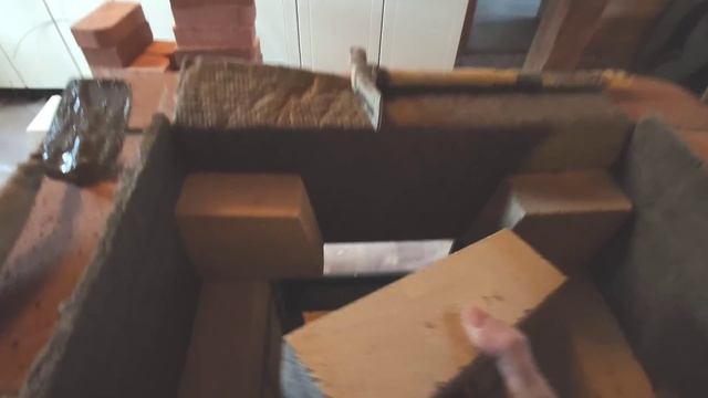 Перекрытие топки над печной дверцей клиновым кирпичом. Печник Волоколамск.