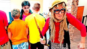 ХОРОШИЙ ВАМПИР vs ПЛОХОЙ ВАМПИР? БАБКА СТАЛА ОХОТНИКОМ НА ВАМПИРОВ!