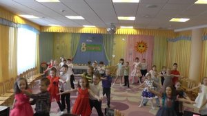 Праздник 8 марта в детском саду. "Там где мама моя". Муз.руководитель Сергеева Ирина Ивановна.