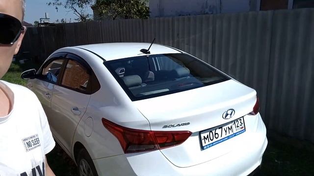 Солярис 2018 г. Клею ветровики. смотреть онлайн