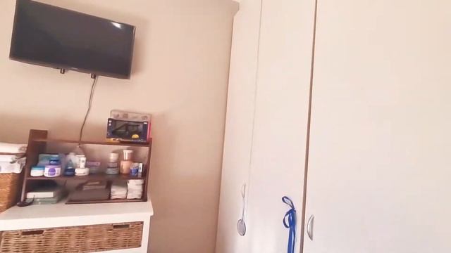 Perfect starter family home situated in a quiet Crescent in the heart of Brackenfell. смотреть онлайн