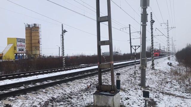 ЭТ2М 8035 думал ЭР2Т 7247 Рейс Бабаево-Санкт Петербург смотреть онлайн