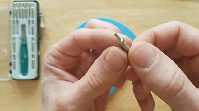 ?Чем открутить болтик звездочка если нет специальной отвертки смотреть онлайн