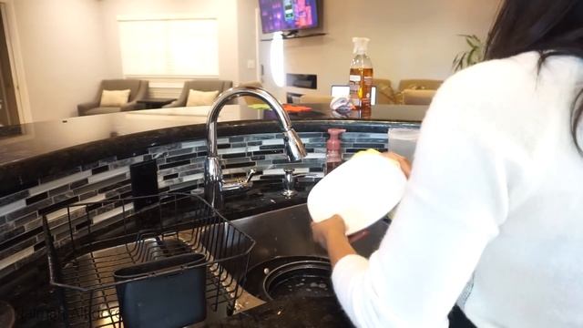 COMPLETE DISASTER CLEANING MOTIVATION / CLEAN WITH ME / LATE NIGHT CLEANING / HOUSE CLEANING / SAHM смотреть онлайн