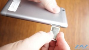 Как вставить SIM-карту в Xiaomi Redmi 3S (XDRV.RU)