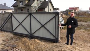 Откатные ворота и калитка, зашивка профлистом серый графит