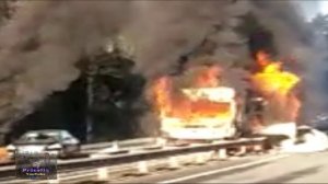 Авария на трассе М7 у Пенкино с пожаром. Сгорела фура 3 мая 2023 года