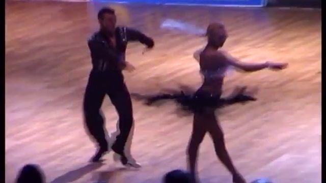 Kirill Dovgalin & Victoria Dincheva Presentation Samba смотреть онлайн