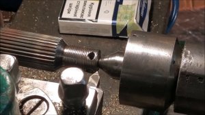 Как поправить резьбу на полуоси, или колхозный люнет)))