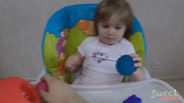 Battat ballyhoo ball "Шумные шарики" (Ballyhoo Ball) Battat смотреть онлайн