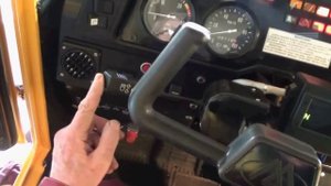 Самовытаскивание вездехода ЧЕТРА ТМ-140 с помощью бревна