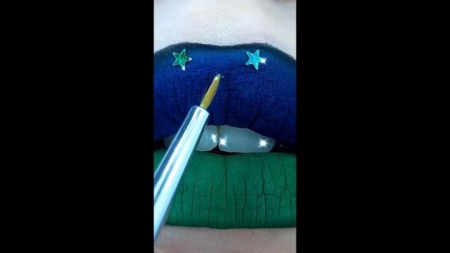 Страшные истории с губами?? смотреть онлайн