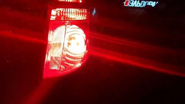 Стоп сигнал в повторителях  поворотниках Subaru Outback