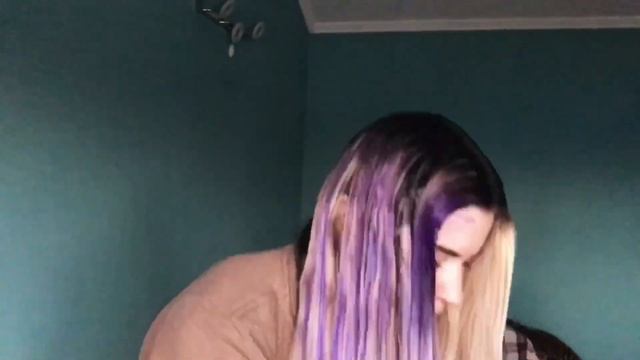 Тонирую волосы тоникой в пепельный блонд. В итоге я стала розовой??? смотреть онлайн