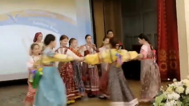 У нас Лёнечка беленькай (хороводная песня Алтайского края) смотреть онлайн