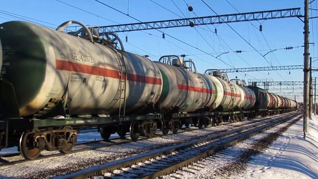 Электровоз ВЛ80С-2620 с грузовым поездом смотреть онлайн