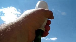 САМЫЙ ДЕШЕВЫЙ ЗАБОР НА ДАЧНОМ УЧАСТКЕ, СВОИМИ РУКАМИ, ИЗ ФАСАДНОЙ СЕТКИ, УСТАНОВКА СТОЛБОВ,.mp4