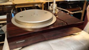Хороший проигрыватель виниловых дисков Pioneer PL-70