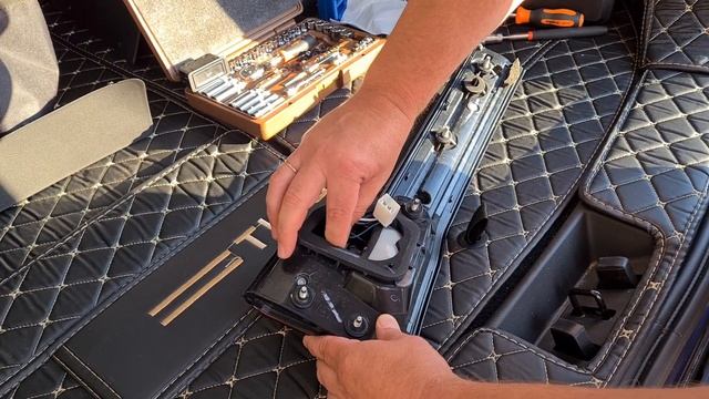 Меняю лампочки заднего хода на светодиодные на Chery Tiggo 8. смотреть онлайн