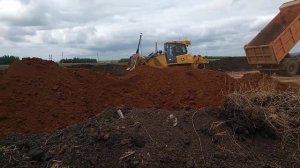 Строительство автодороги. Отсыпка грунта. 1(3)