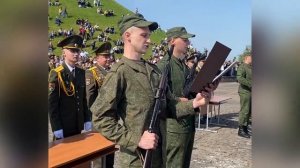 Порядка 380 новобранцев приняли военную присягу у Кургана Славы в Гродно