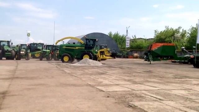Презентация кормоуборочного комбайна John Deere 7350 ч.1