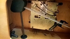 настольные часы Янтарь с боем