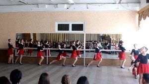 Большие броски ( гранд батман) в цыганском характере. Народно-сценический танец