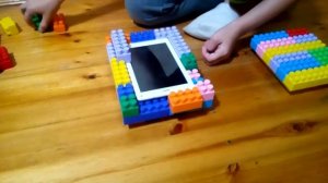 Подставка под планшета из конструктора "Полесье"