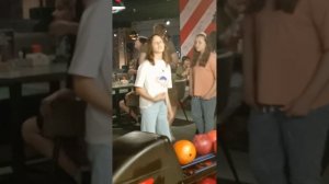 Мы играем в боулинг ?