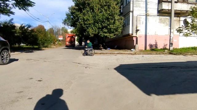 МАКЕЕВКА ПРОГУЛКА ПО ДВОРАМ БАЖАНОВА