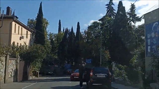 Ялта. Дорога из зоопарка.Таксист "закружил" )) смотреть онлайн