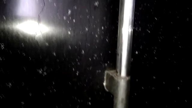 Почему разбилось стекло в душевой кабине? смотреть онлайн