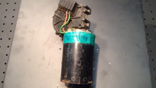 Моторчик стеклоочистителя передний для Audi 80/90 [B3] 1986-1991;80/90 [B4] 1991-1994 смотреть онлайн