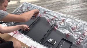 Крепление телевизора LG 65UQ80 на кронштейн Kromax IDEAL-1, 32"-90", к стене из керамогранита