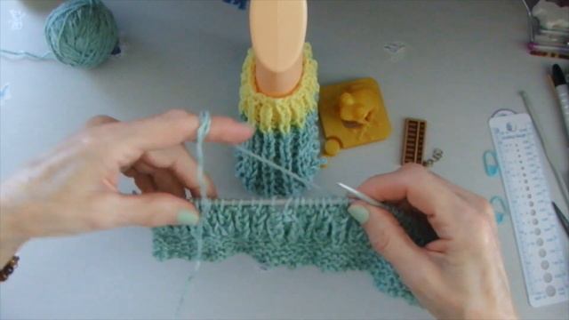 МАСТЕР КЛАСС УРОКИ ВЯЗАНИЯ НАРЯДНЫЕ ПИНЕТОЧКИ НОСОЧКИ НА 2 СПИЦАХ УЗОР EASY "FROZEN"! | ХАНИ И АНHА