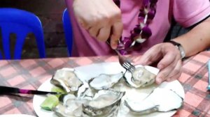 Как правильно нужно кушать устрицы