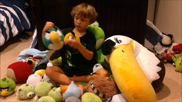 Angry Birds Plush Toy Collection and Review смотреть онлайн