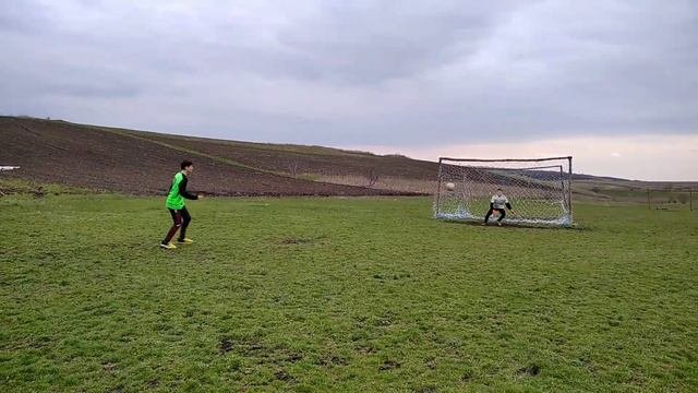 ЛОНГШОТЫ+игра вратарём! У кого лучше получается?