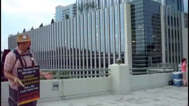 Country Music Awards 2010 (CMA) - In Nashville, TN - Kerrigan Skelly Street Preaching смотреть онлайн