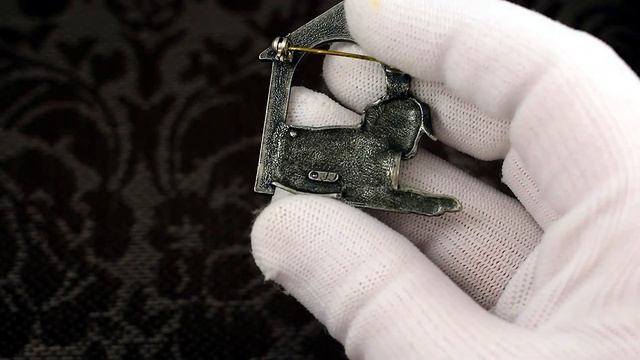 Винтажная брошь Далматинец в конуре JJ США