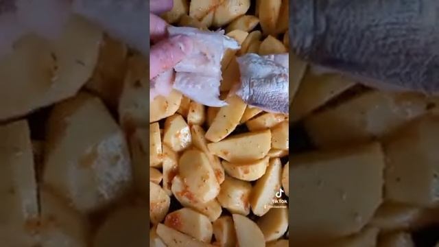 хек с картошкой в духовке смотреть онлайн