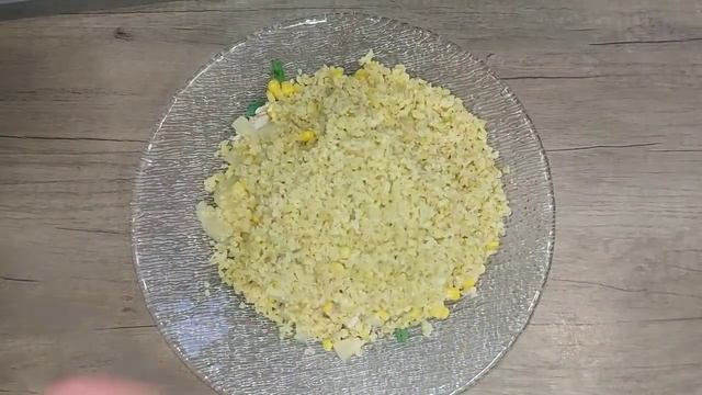 Салат с курицей и ананасами?