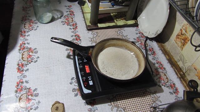 Землянка выживание! Харьков! Харьковская область! своими руками! готовим сковородку! и снова коты! смотреть онлайн