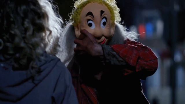 Wrong Turn 5 Bloodlines Cannibal feed the girl by her own GATS | Movieci-TV смотреть онлайн