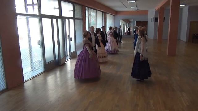 КД Велл Холл (Well Hall) смотреть онлайн